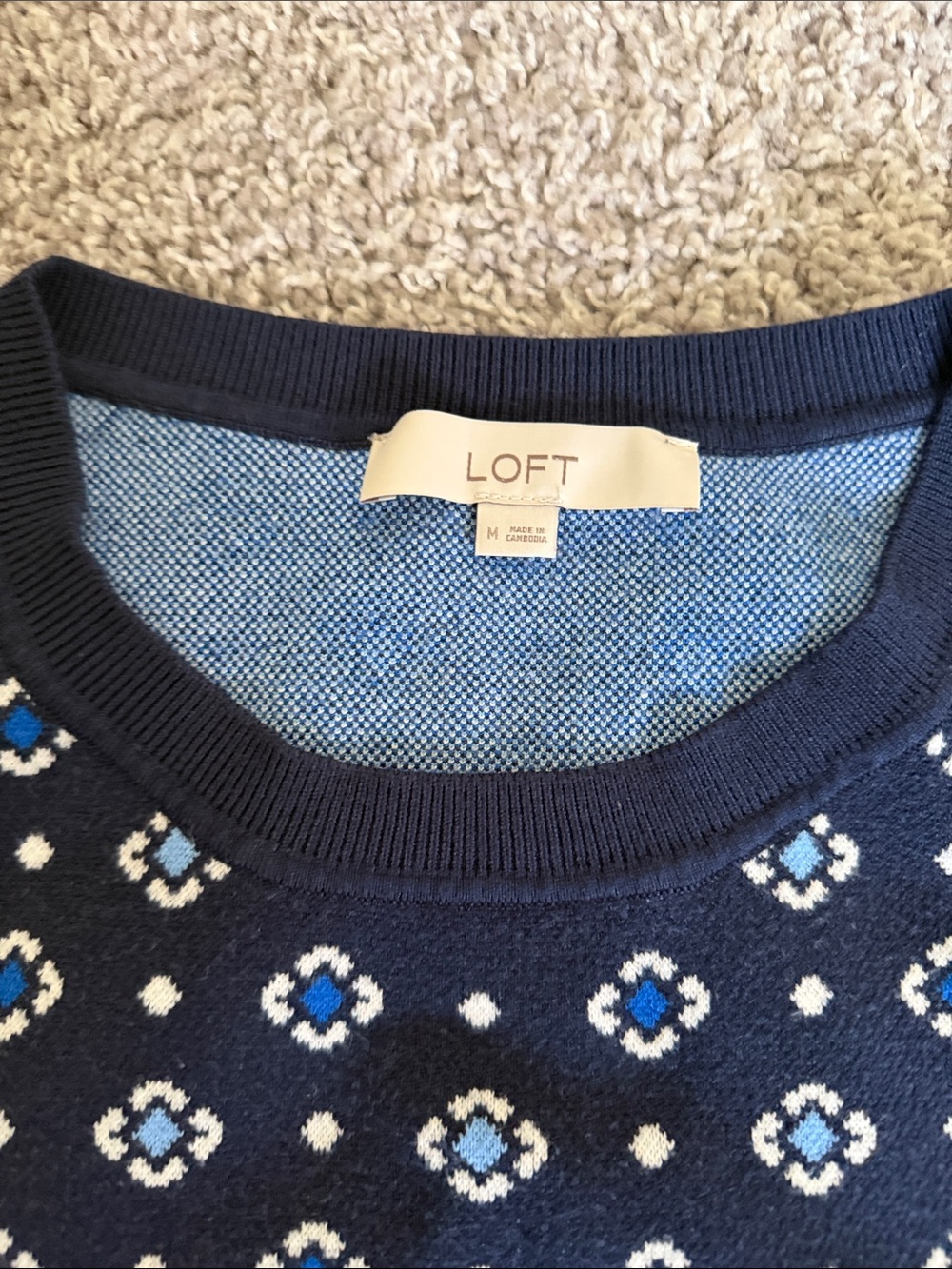 LOFT - sweater vest/shell - Picture 2 of 4